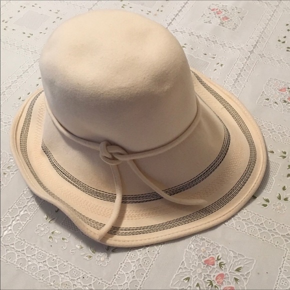 Vintage 🇮🇹 Felt Hat, Made in Italy, Imported - Picture 2 of 3